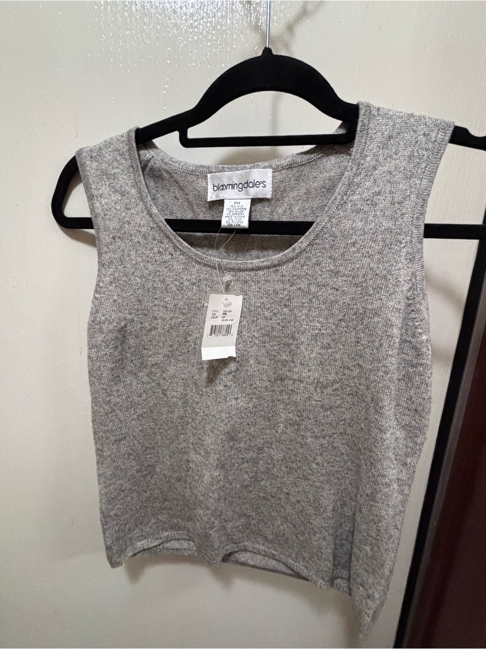 Bloomingdale's Gray Ribbed Scoop Neck Tank